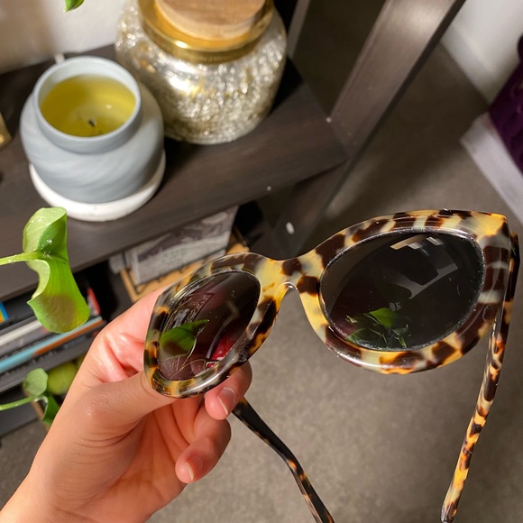 COPY - Balenciaga Sunglasses - Picture 3 of 6